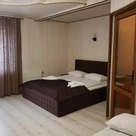 Pensión Mountain 3*